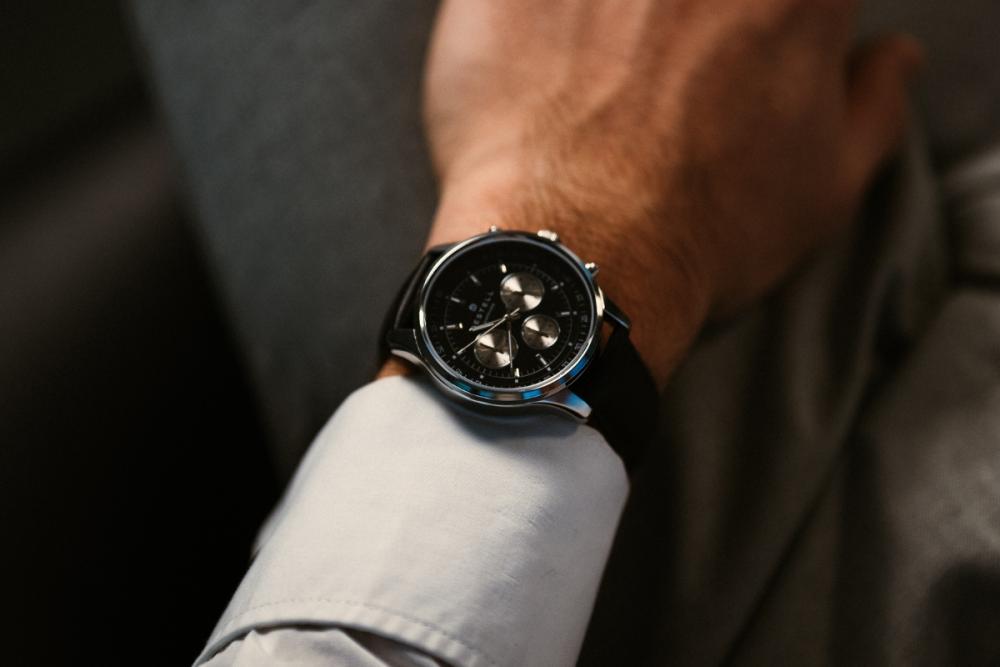 Ceas pentru bărbați DESTELL Circinus Black Silver Leather Chronograph Sapphire