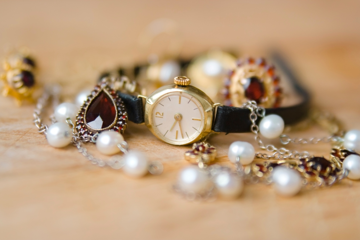 Colecția de ceasuri și bijuterii