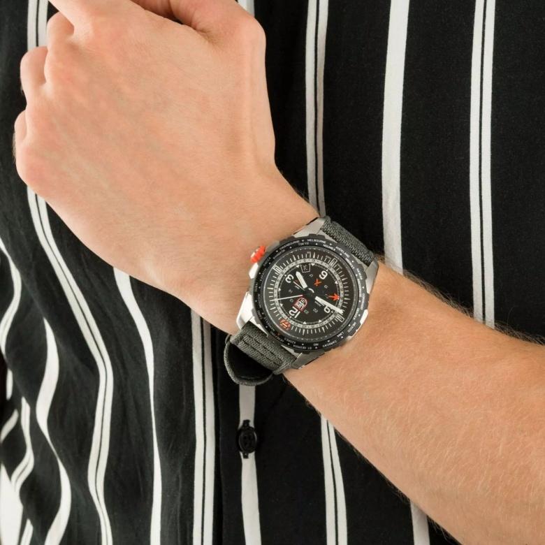 Zegarek Luminox XB.3761 - Tarcza